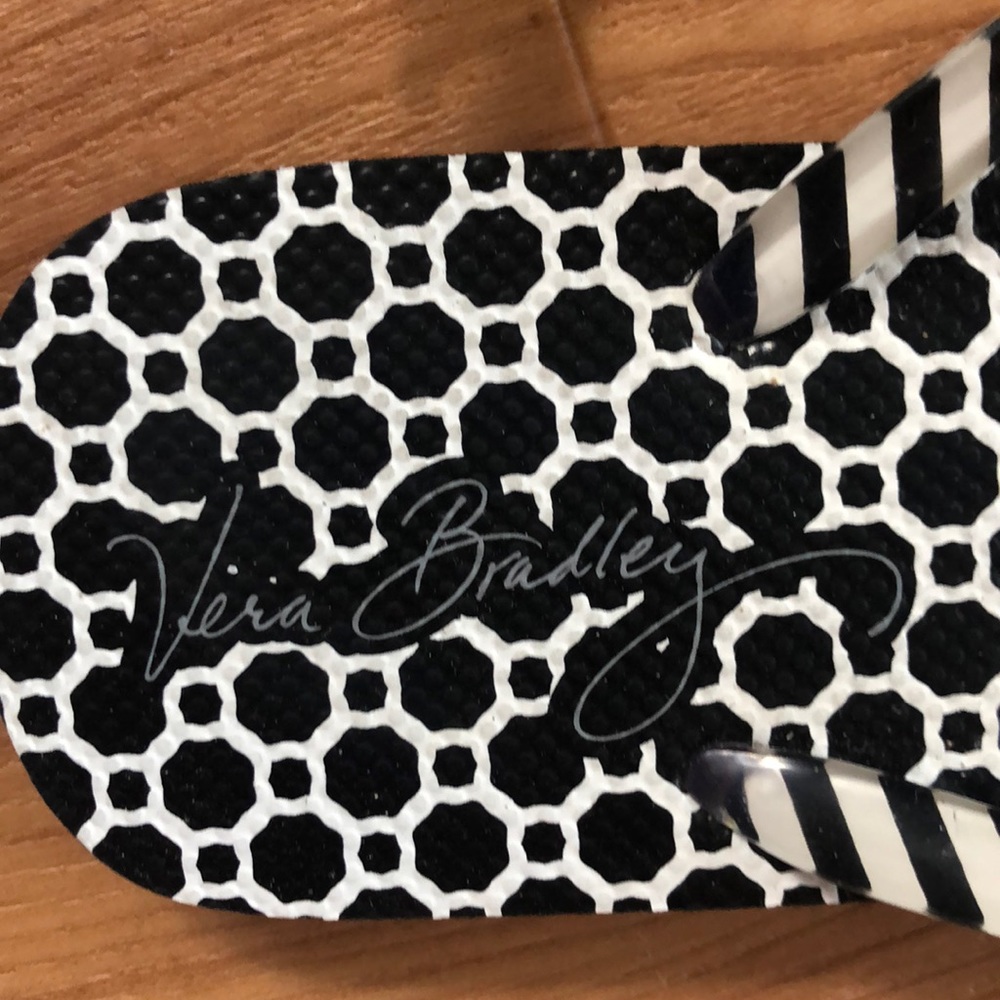 Vera Bradley flip flop sandals
